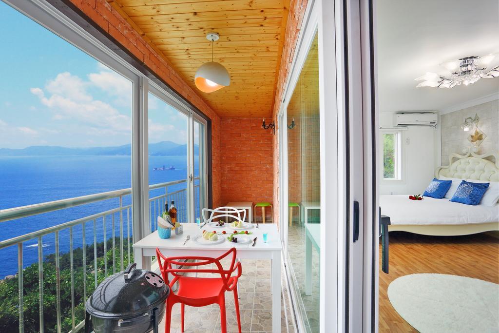 Montmartre Vila Namhae Exterior foto